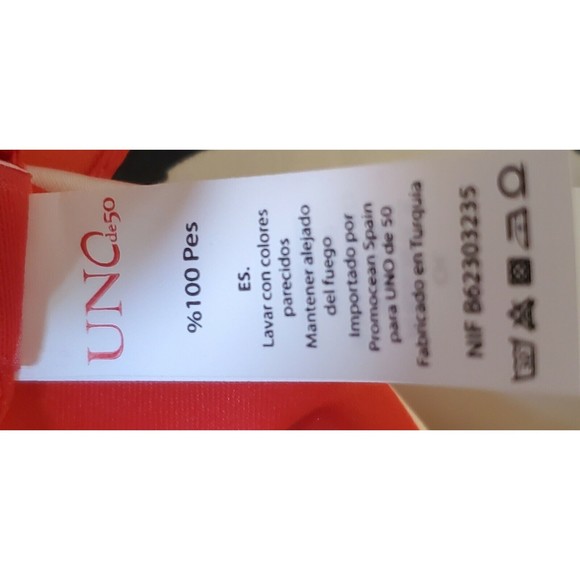 New Uno De 50 Iconic Scarf Feels And Looks Like Silk. 38” X 38” - Picture 5 of 5